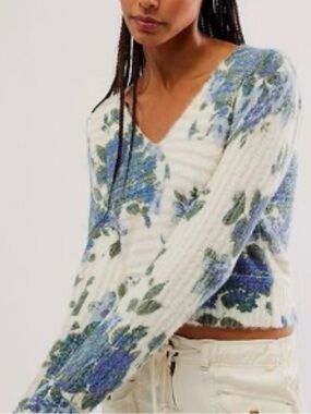 Free People NWT Floral Cropped Sweater XS Blue Knit